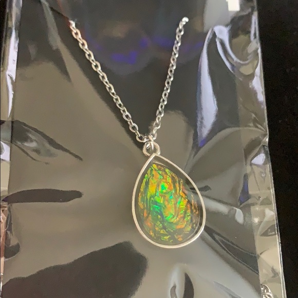 🔥🆕 Faux Opal Charm Silver-tone Chain Necklace - Picture 2 of 4